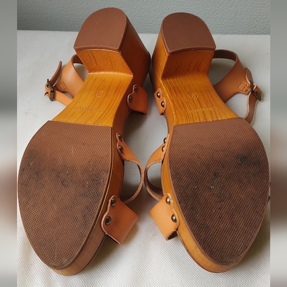 Cushionaire vegan sandals - Picture 2 of 9